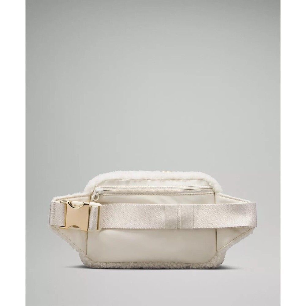 Lululemon Everywhere Fleece Belt Bag - Natural Ivory/Trench 2L New w/tag - Picture 12 of 12